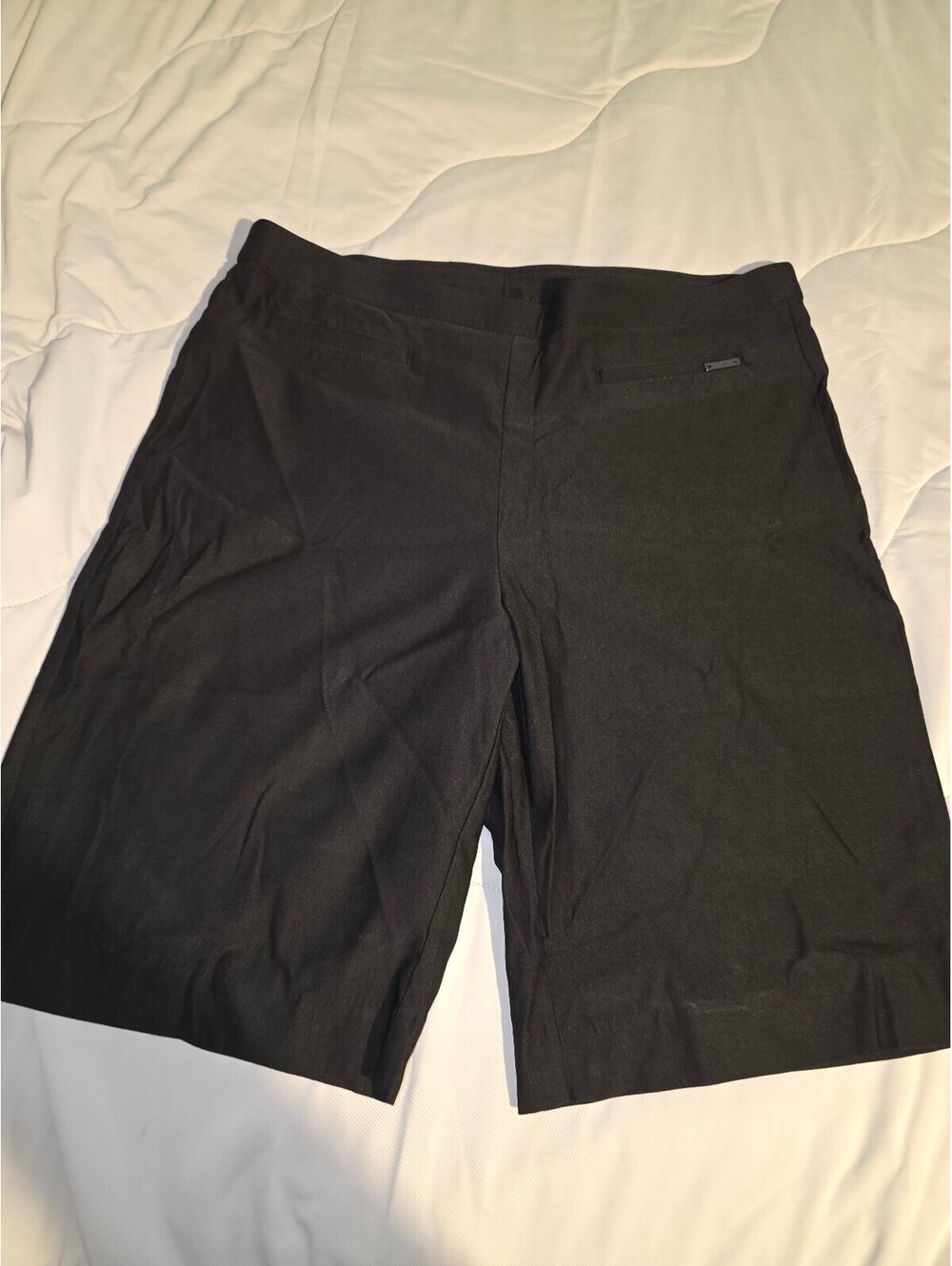 JONES NEW YORK SIGNATURE Stretch Black Bermuda Shorts. Inseam 10”. Size Medium